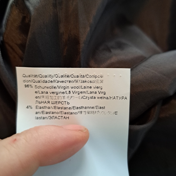 Hugo Boss black wool skirt - Picture 5 of 5